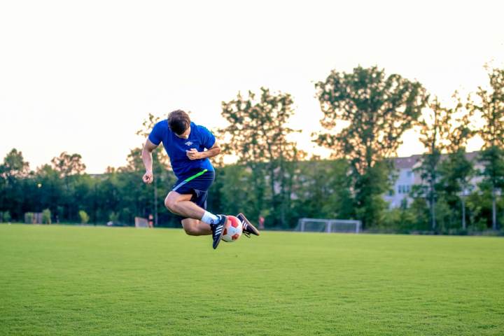 赖斯从未染指足坛至高个人奖项，却为何被冠以历史级后腰之名？